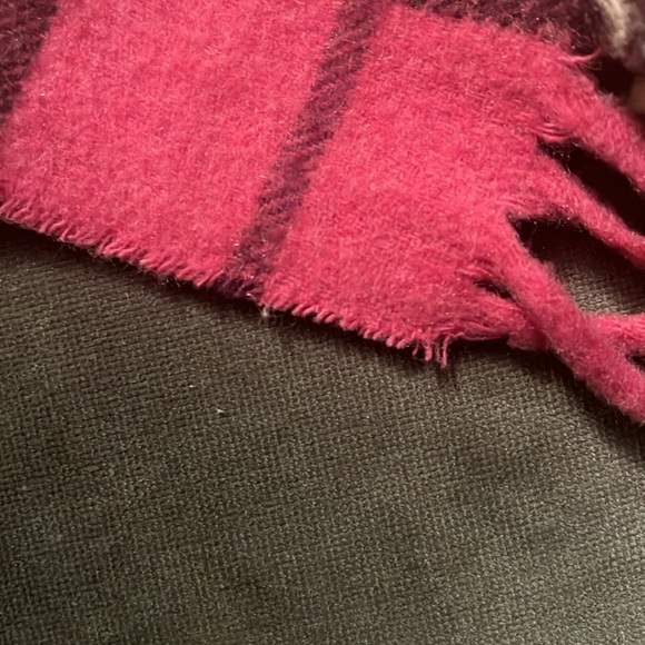 100% Cashmere Genuine Burberry Scarf (Please Read) - Picture 3 of 16